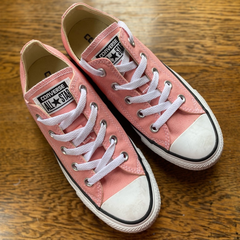 CONVERSE. (Light Pink)
